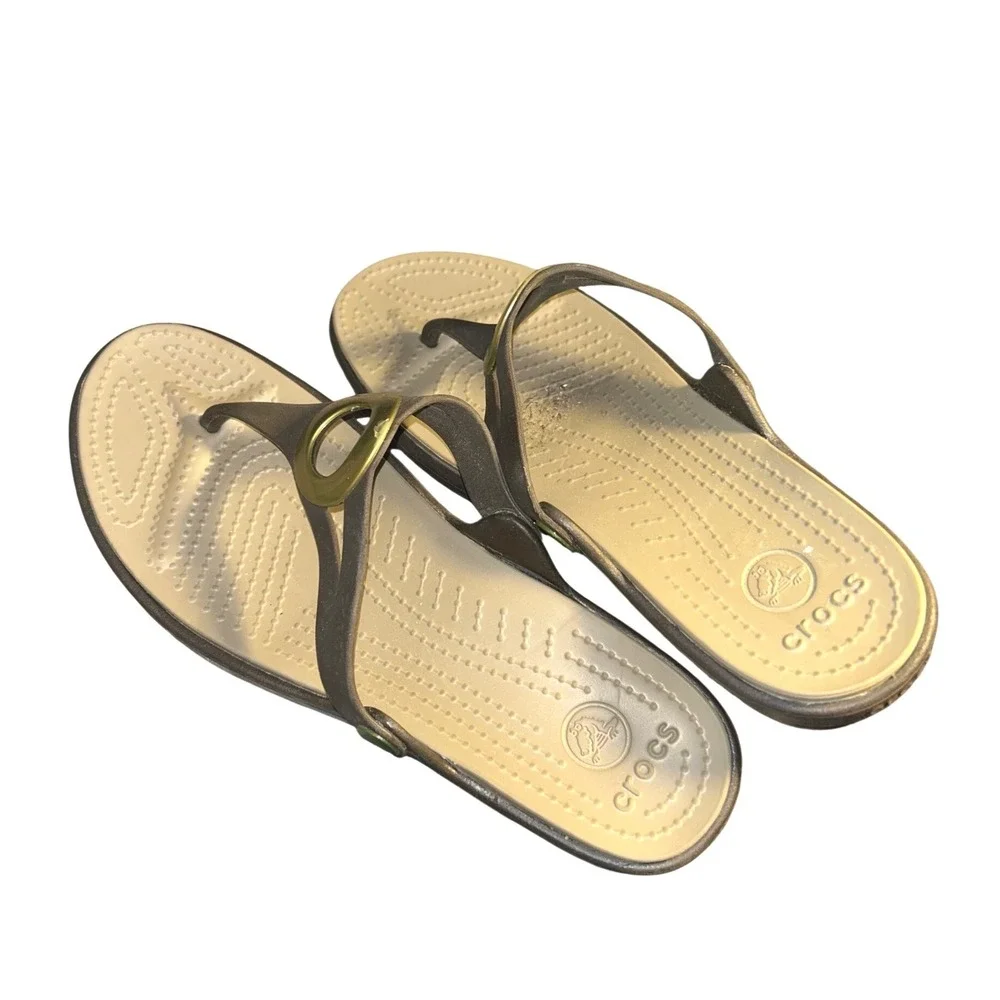 Crocs Sanrah Wedge Flip Flops Brown Tan Gold Ring Sandals Womens 11